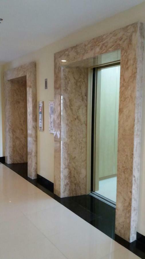 Betos Apartment Bekasi Exterior photo